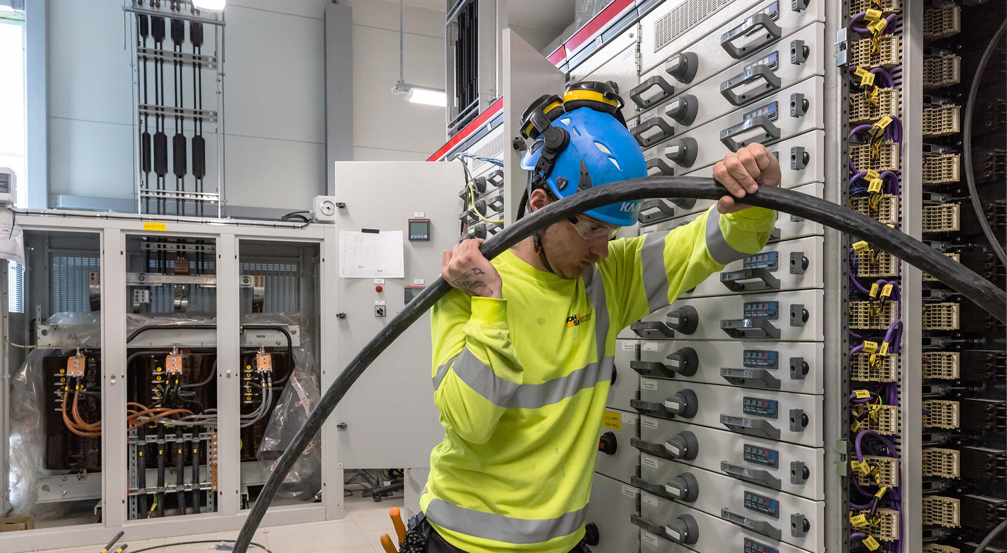 Industrielektriker till EMI